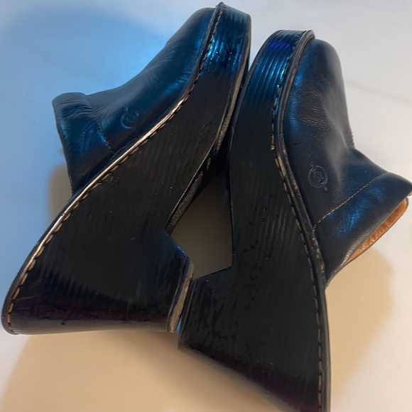 BOC/BORN Mules (available 12/5) - Picture 4 of 11